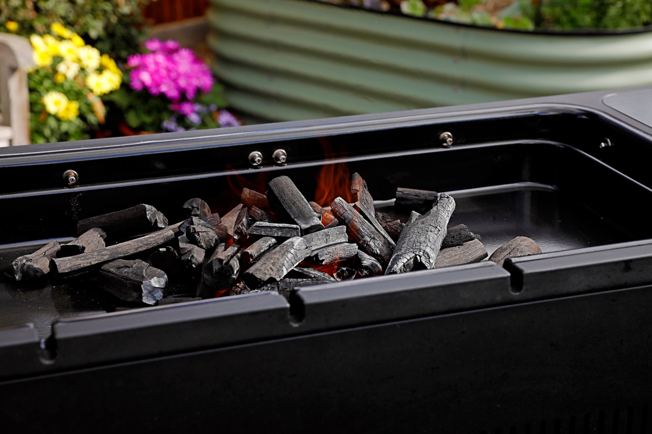 Everdure HUB 2 Charcoal Grill w/ Electric Ignition - Backyard Livings