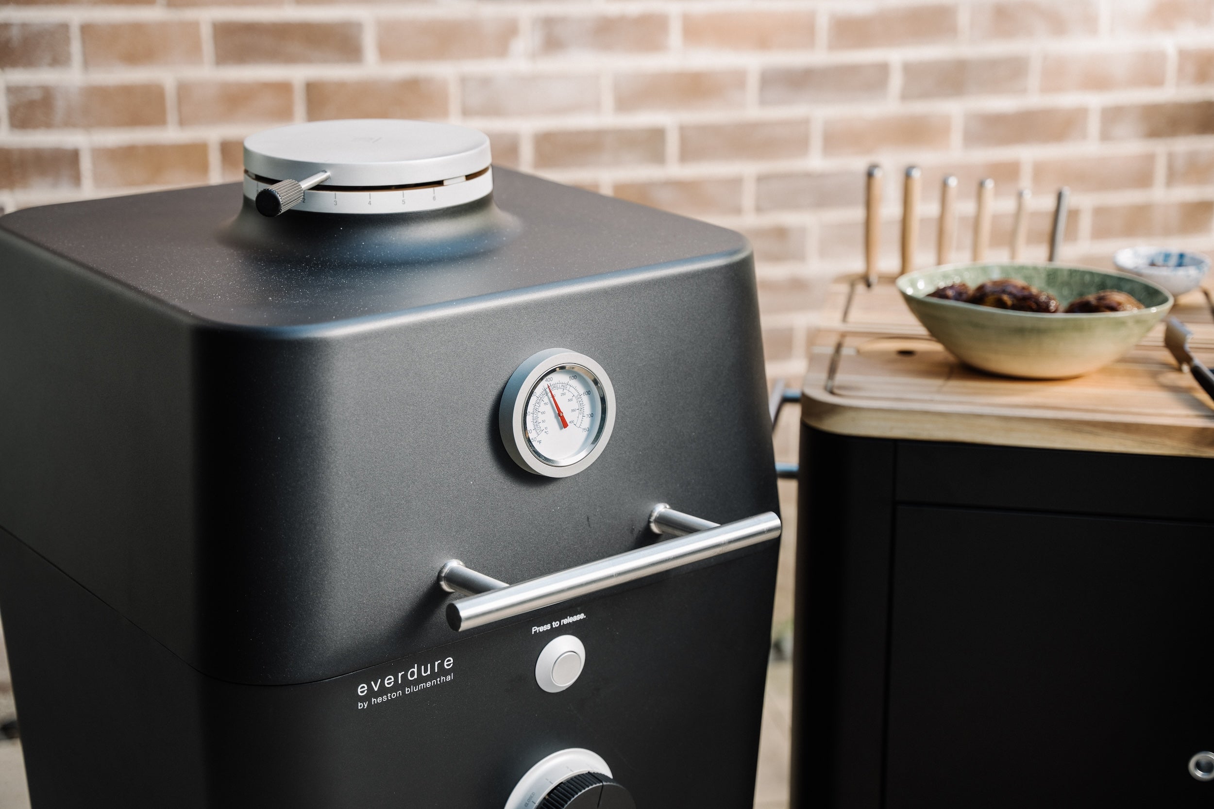 Everdure K1 Kamado Charcoal Grill - Backyard Livings