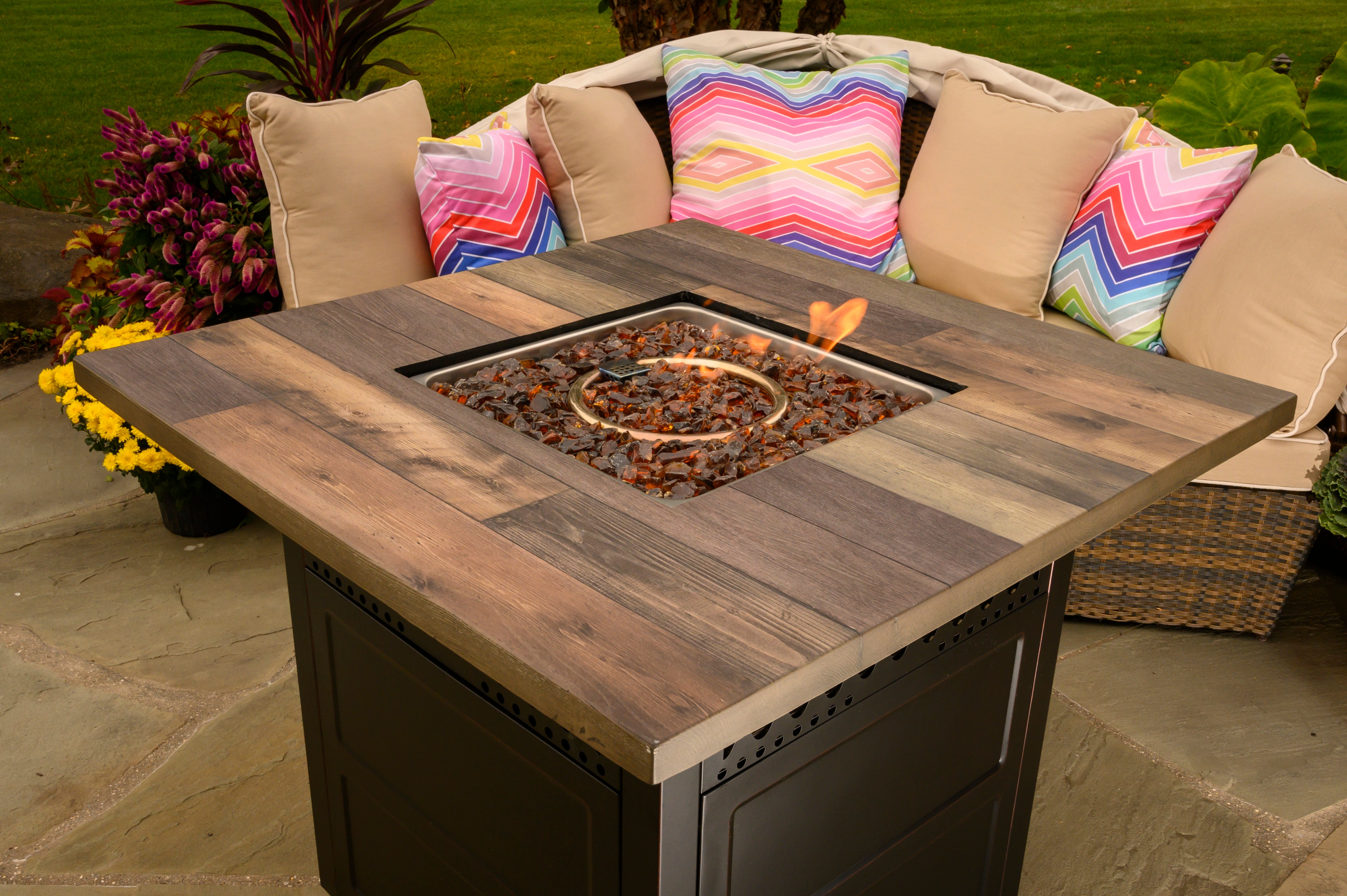 Endless Summer The Harris. Dual Heat LP Gas Outdoor Fire Pit/Patio Heater with Wood Look Resin Mantel